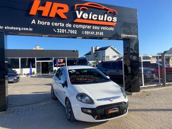 FIAT PUNTO 1.4 ATTRACTIVE ITALIA 8V FLEX 4P MANUAL FIAT PUNTO 1.4 ATTRACTIVE ITALIA 8V FLEX 4P MANUAL